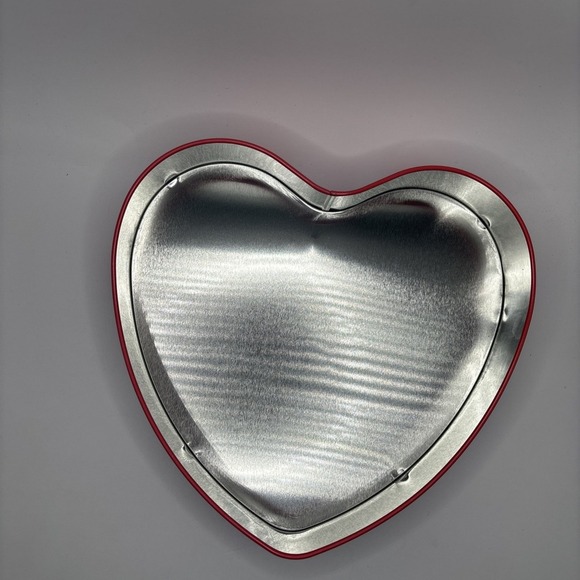 Hello Kitty Heart Shaped Metal Tin Container  Cupid Valentine Empty Tin - Picture 4 of 4